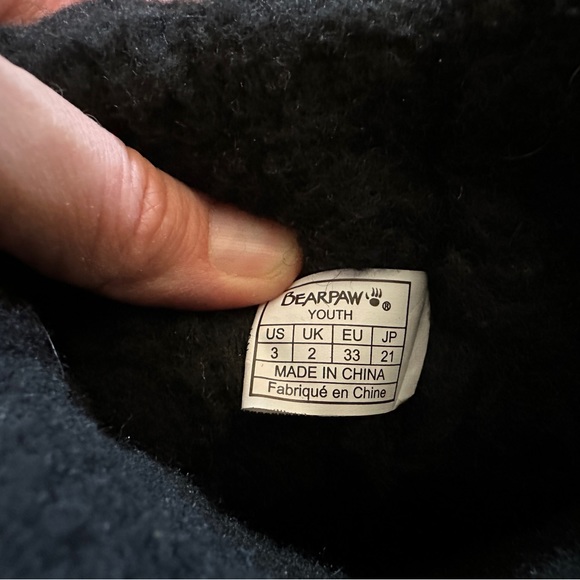 Used once! Bear paw Brand Boshie black boots size 3 big kid/girl - Picture 4 of 8